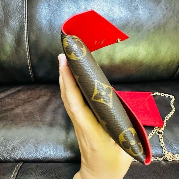 New Louis Vuitton Kirigami Medium Pouch - Picture 9 of 12